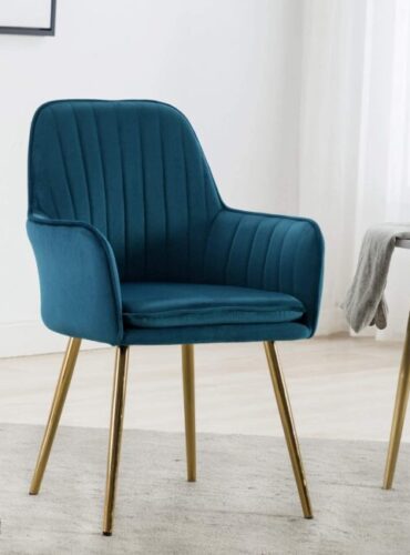 modern-dining-table-chairs-650×650