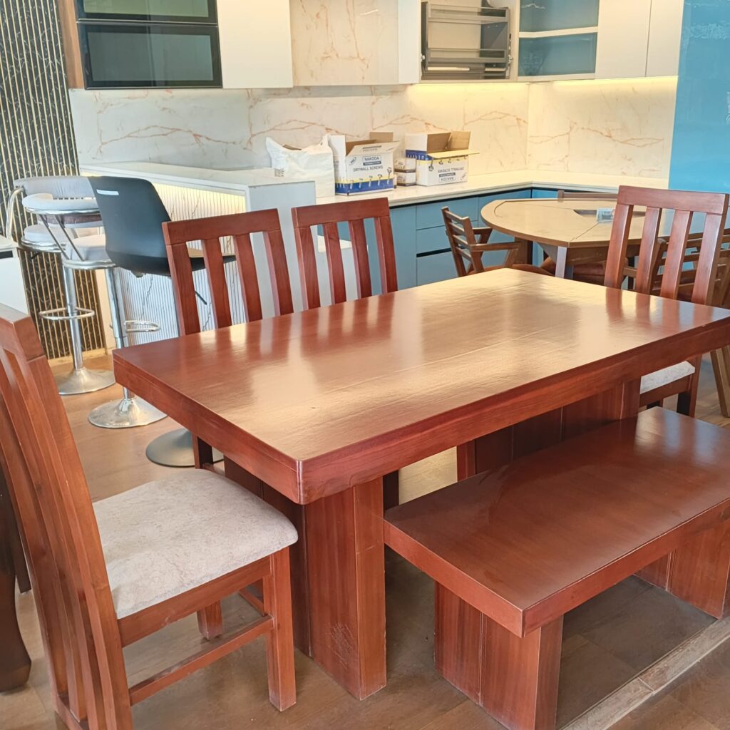 dining table manufacturer in Bangalore